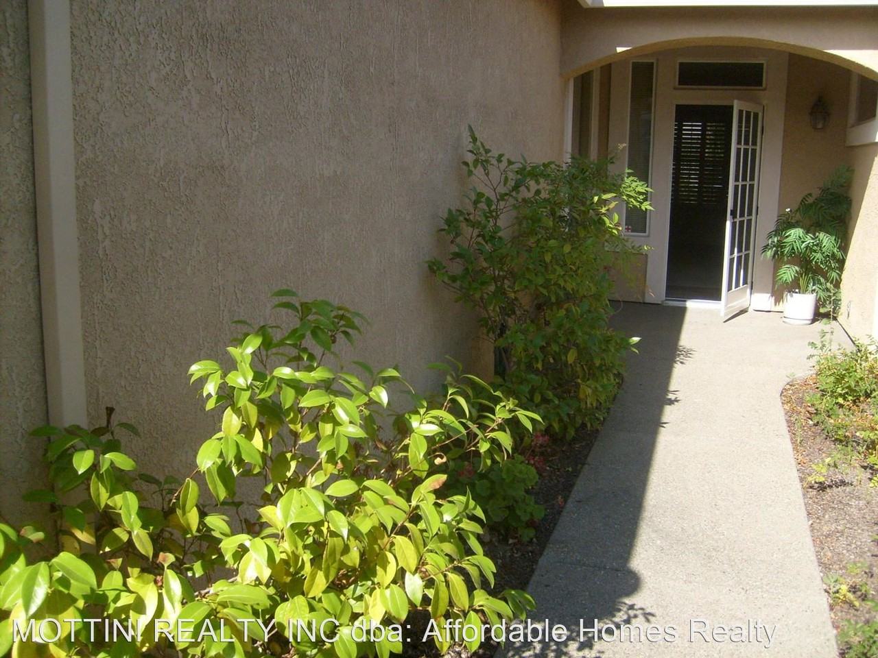 109 Fridays Station Ct - Photo 2 of 2