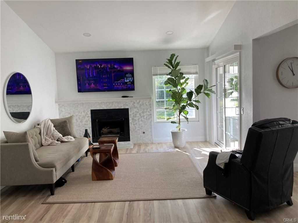 23721 Villena - Photo 2 of 15