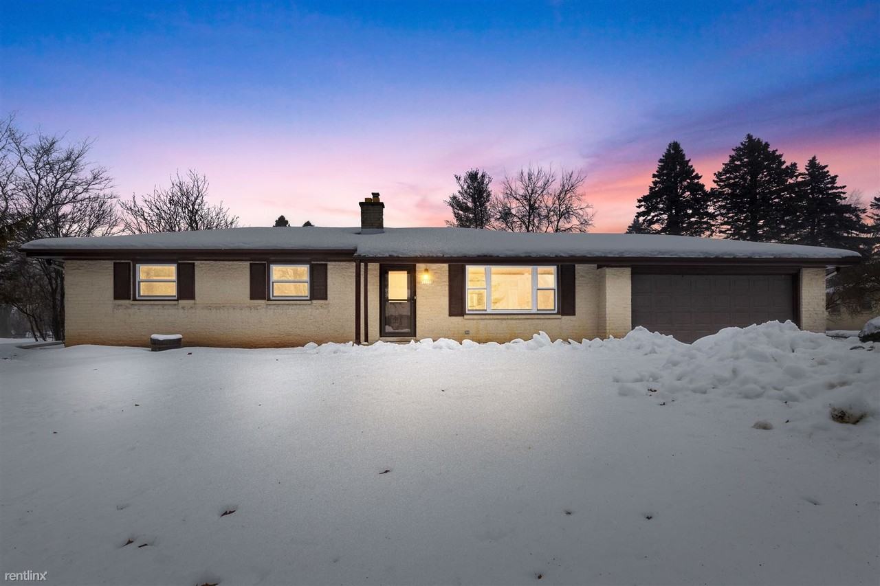 S67W13770 Hardwicke Pl - Photo 2 of 18