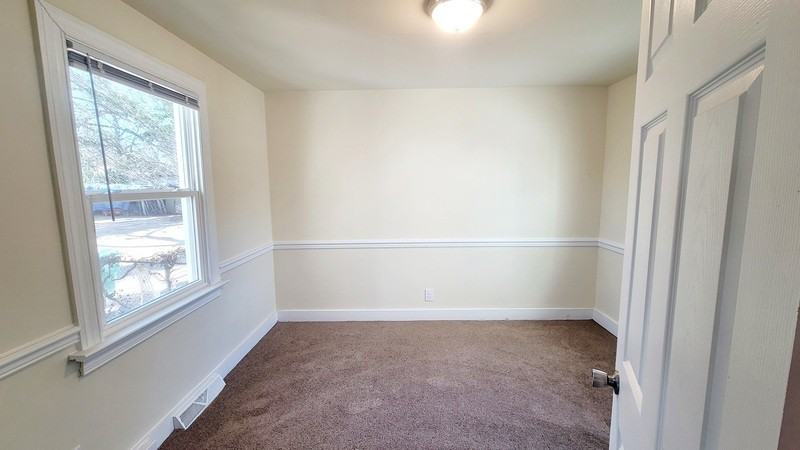3811 Larry St - Photo 6 of 11