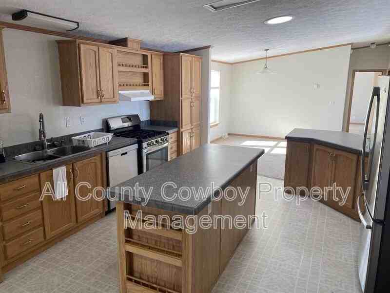 1077 Happy Jack Rd - Photo 2 of 18