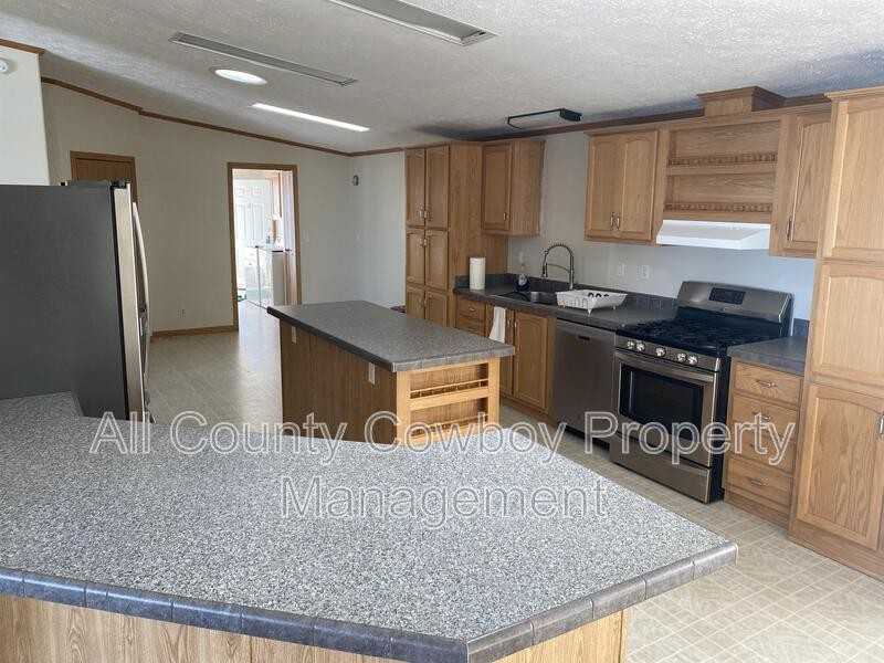 1077 Happy Jack Rd - Photo 3 of 18