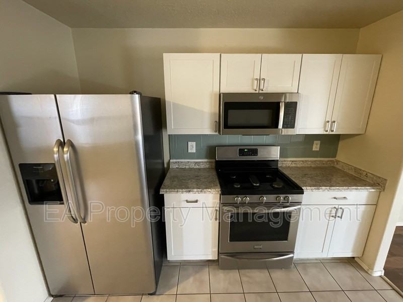 11322 Campo Del Sol Ave Ne - Photo 3 of 44