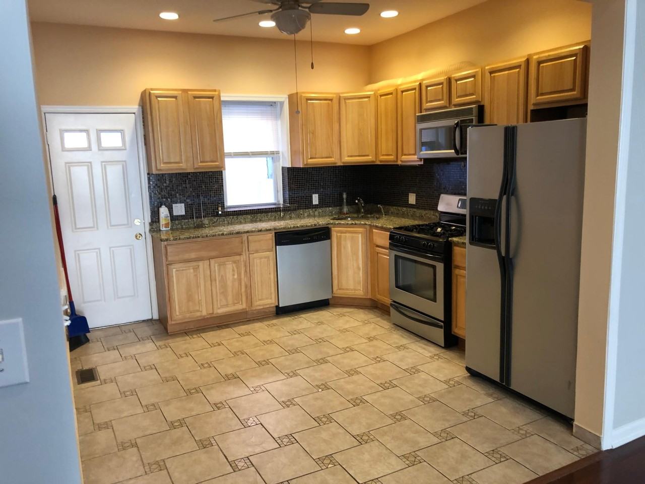 1611 W Ritner St - Photo 2 of 7