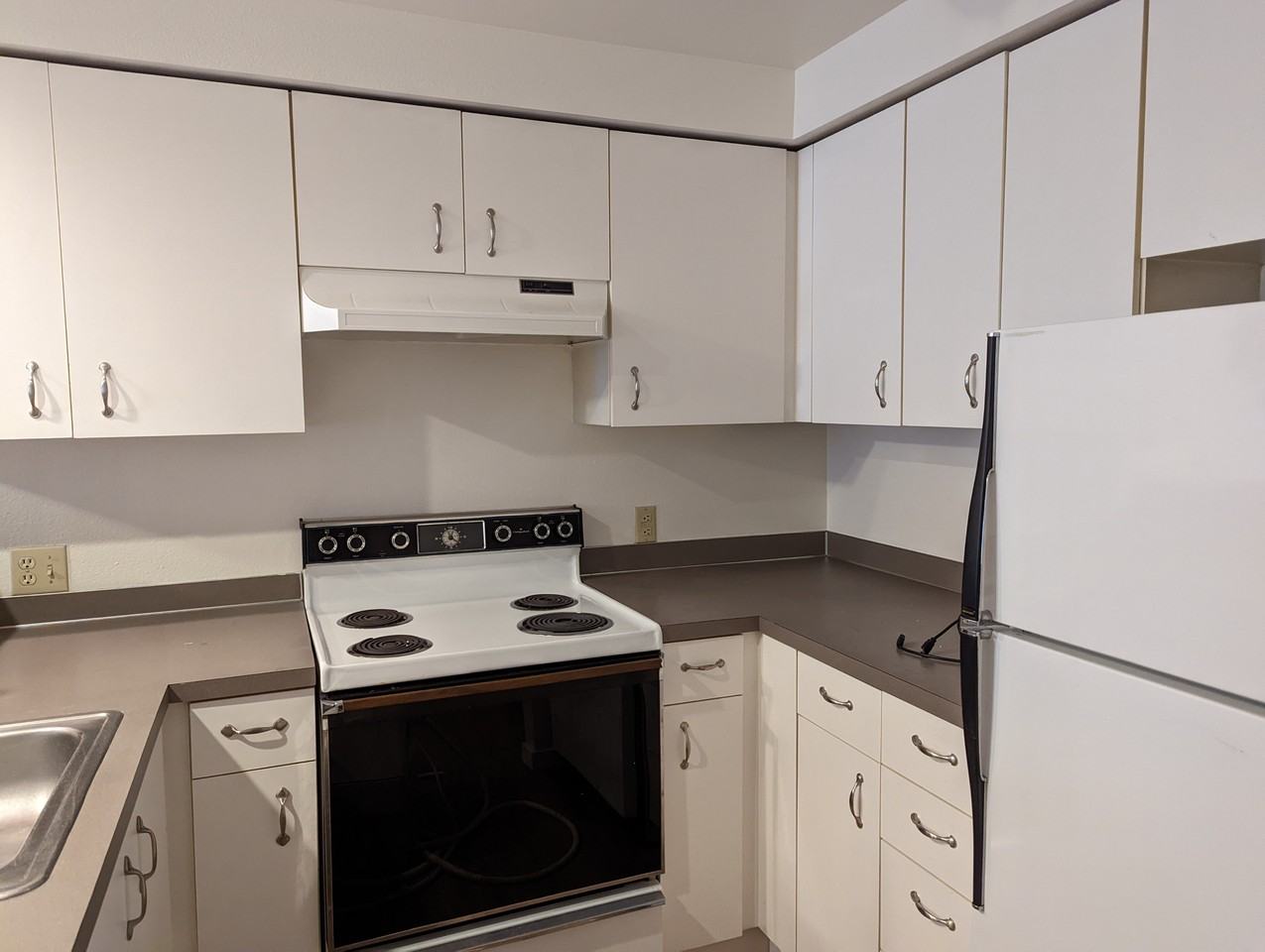 1421 4th Ave W #202 - Photo 5 of 11