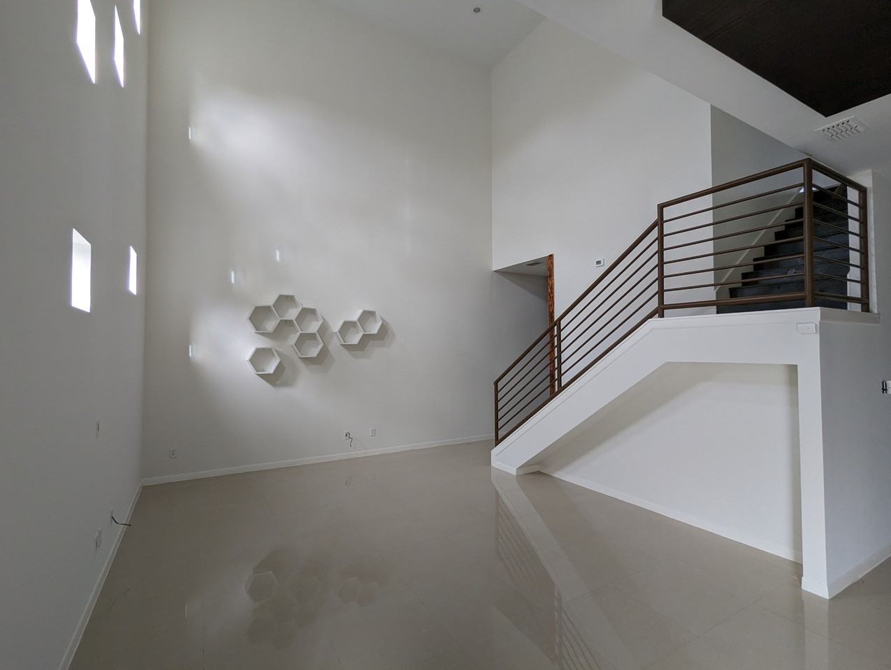 5211 Shalom Dr - Photo 4 of 39