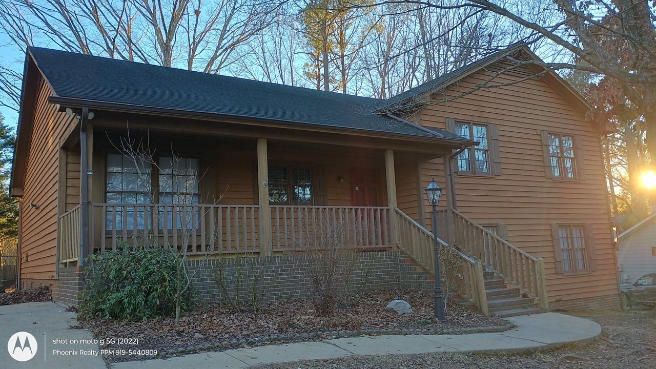 2613 Valley Woods Ct - Photo 2 of 40