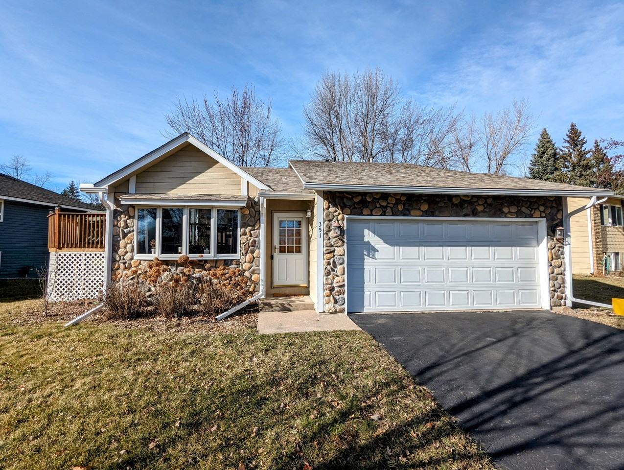 351 Oakwood Dr - Photo 2 of 23