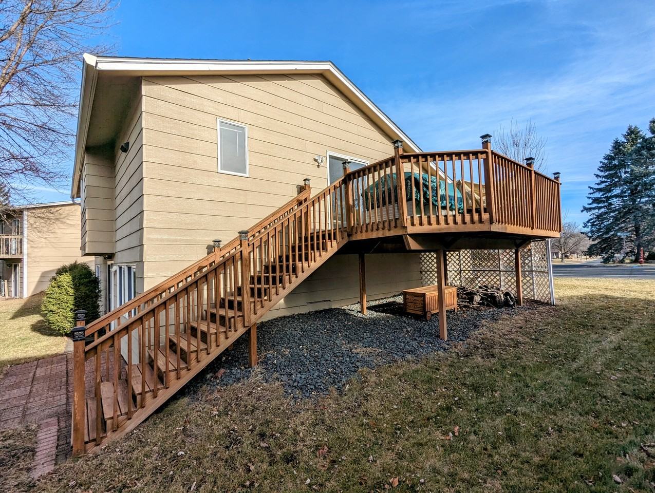 351 Oakwood Dr - Photo 3 of 23