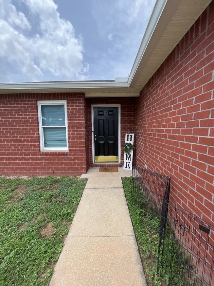 203 Riverchase Blvd - Photo 2 of 6
