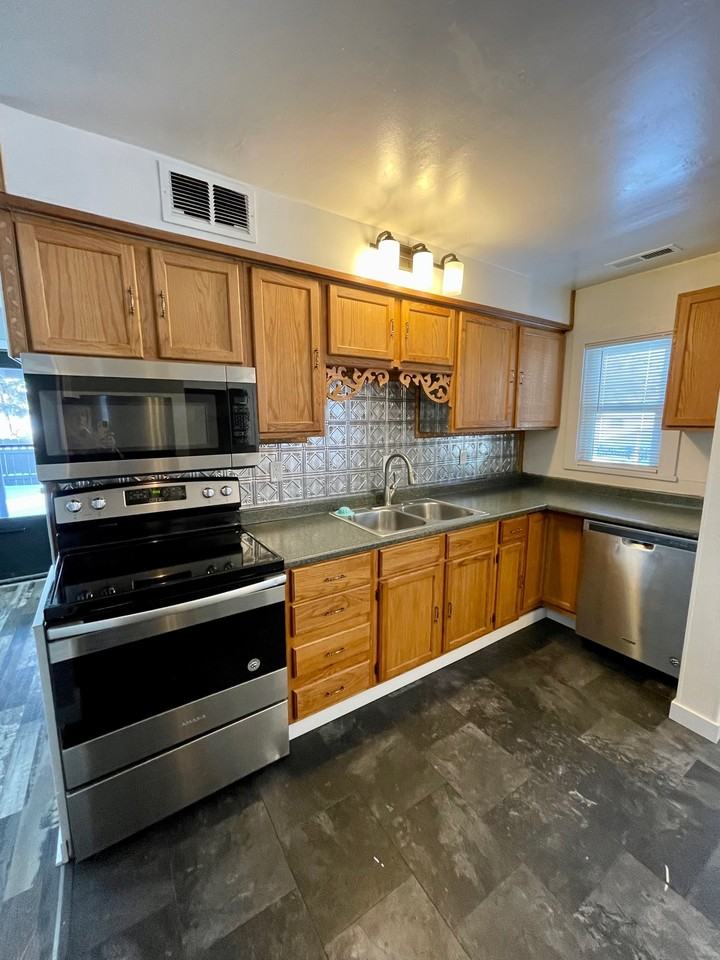 11 10th St Nw - Photo 4 of 19