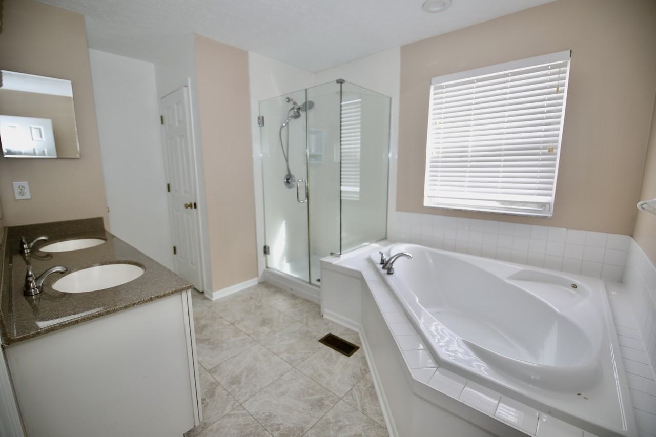 7735 Royal Park Dr - Photo 3 of 20