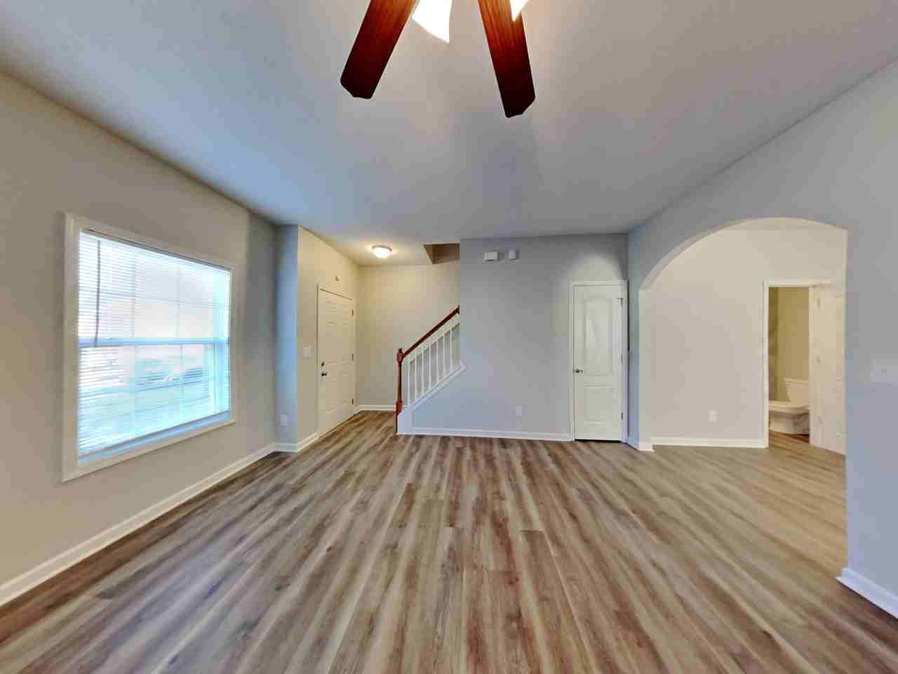 8631 Thomas Ln - Photo 2 of 22
