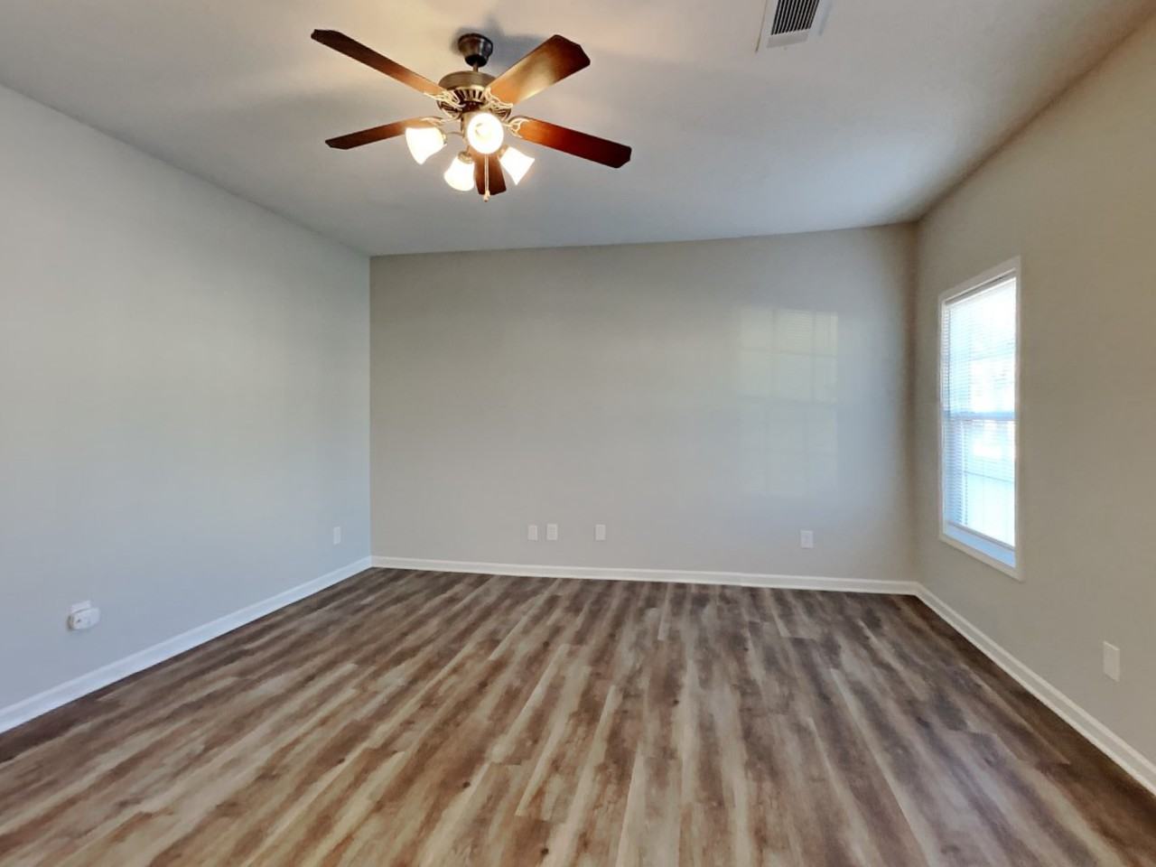 8631 Thomas Ln - Photo 3 of 22