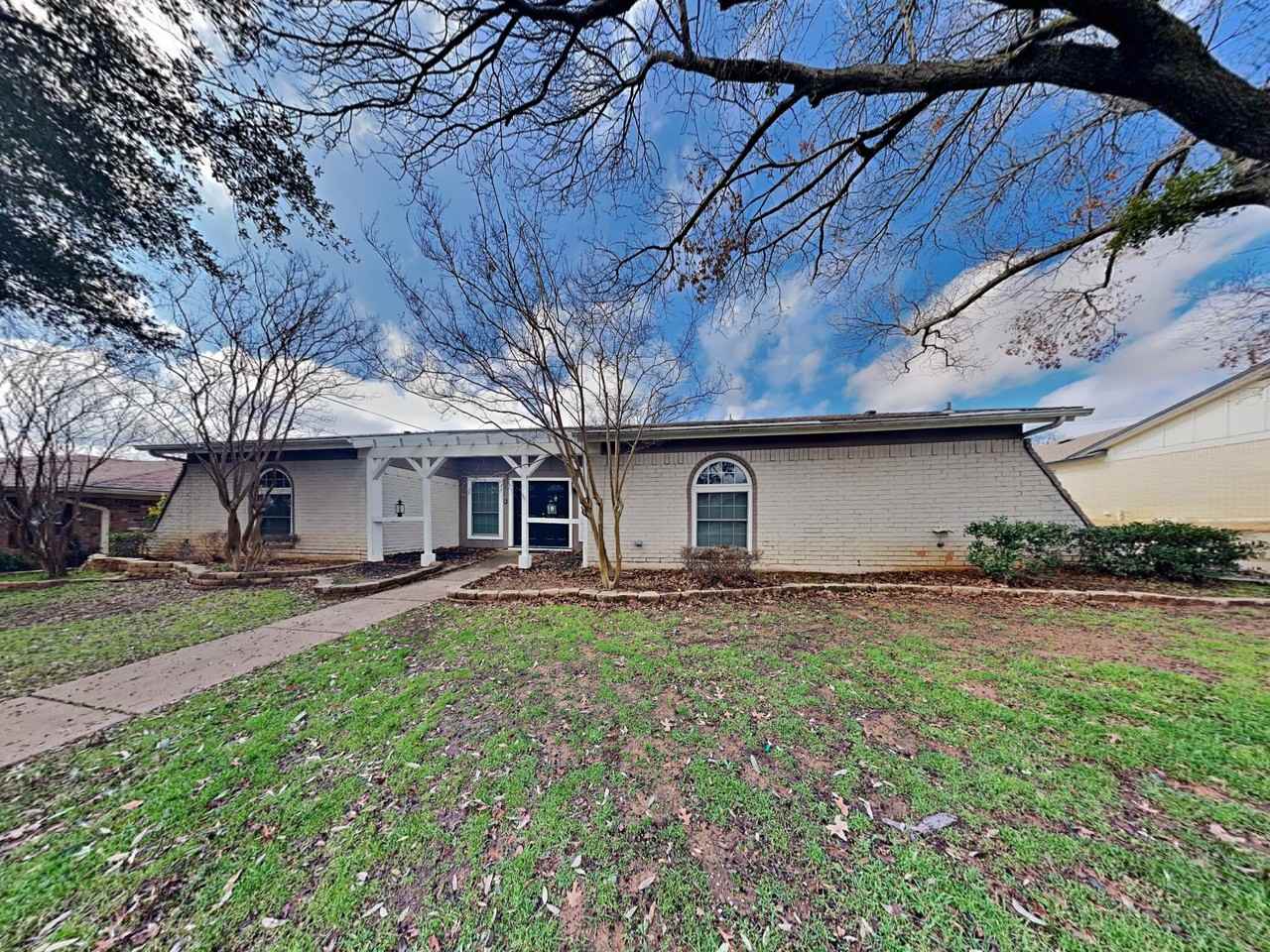 1505 Wade Dr - Photo 2 of 24