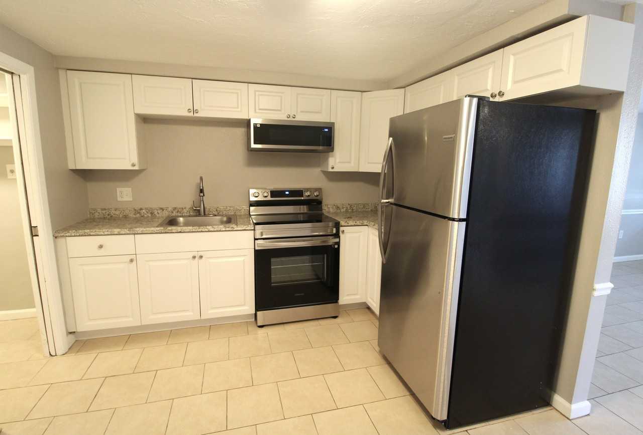 316 Briarwood Rd - Photo 3 of 11