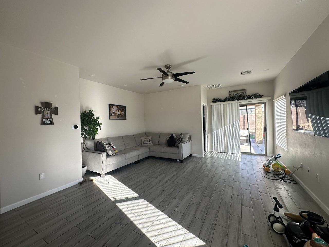 64 N Indian Tank Ln - Photo 2 of 17
