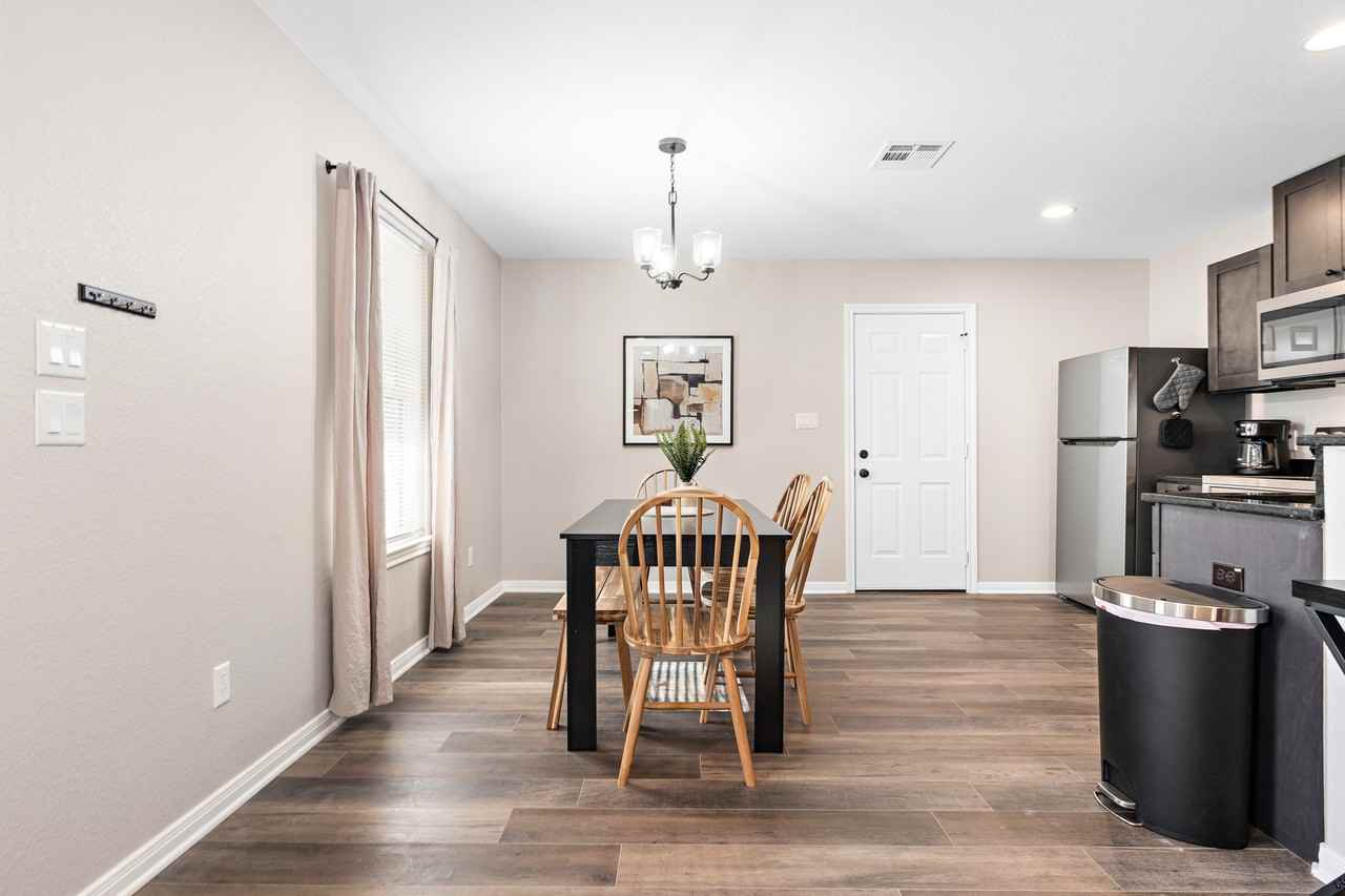 1121 N 10Th St - Photo 2 of 24