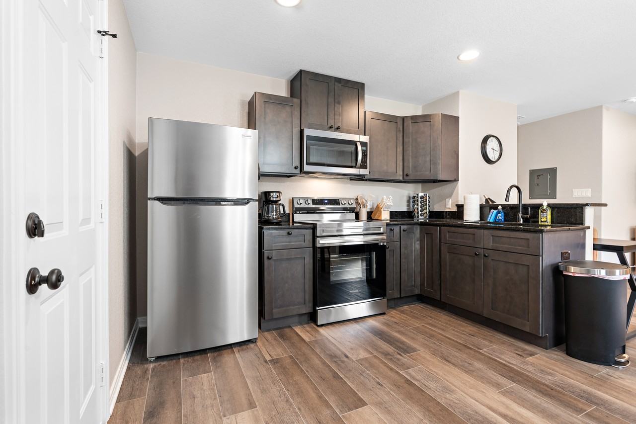 1121 N 10Th St - Photo 3 of 24