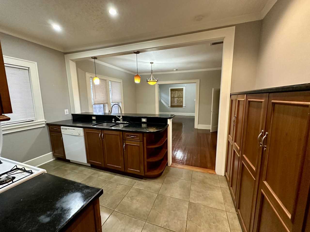 844 10th Ave S - Photo 2 of 47