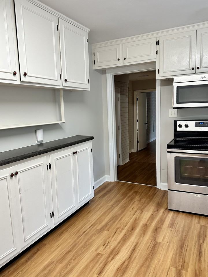 205 Crest Dr - Photo 6 of 18