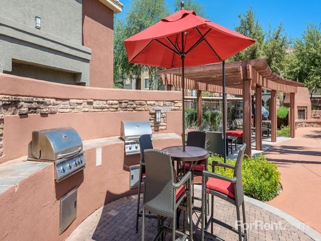 Colonial Grand at Inverness Commons - Photo 3 of 10