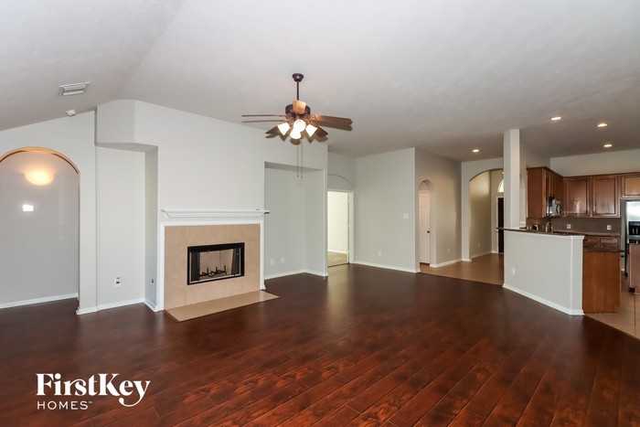 5135 Jacobs Landing Ln - Photo 3 of 15