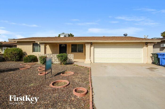 1108 W Muriel Dr - Photo 2 of 15