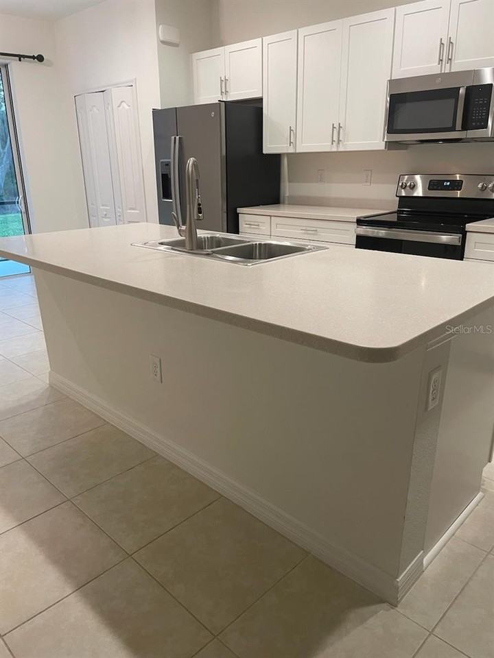 8443 Canyon Creek Trl - Photo 4 of 16