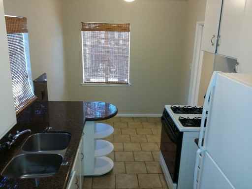 811 W Clark St - Photo 2 of 15