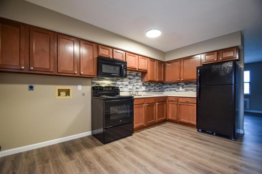 3415 Lilac Ln - Photo 3 of 9