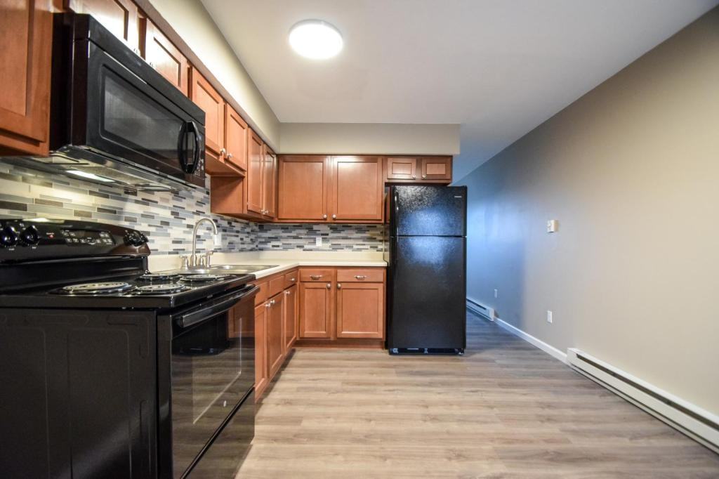 3415 Lilac Ln - Photo 4 of 9