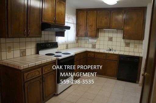 17137 N Waldby Ave - Photo 2 of 12