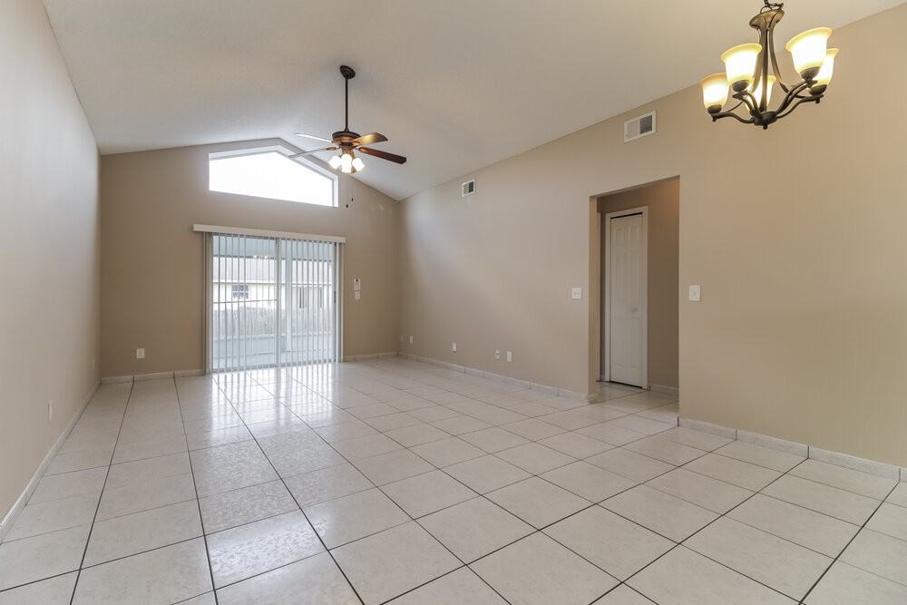 1049 Lejay St - Photo 3 of 16