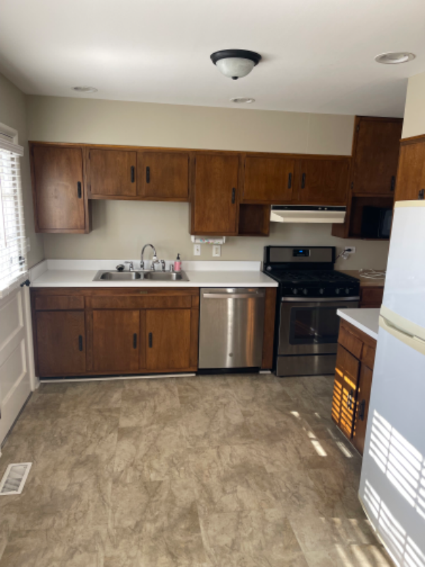 3108 Roselawn Blvd - Photo 3 of 9