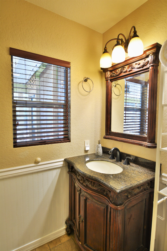 909 N Matterhorn Rd - Photo 7 of 12