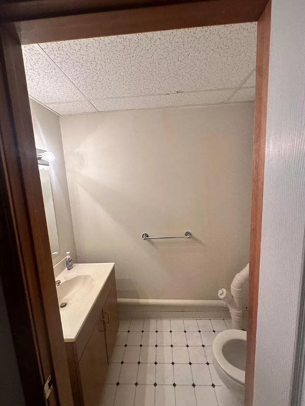 1807 Mill Pond Dr - Photo 3 of 22