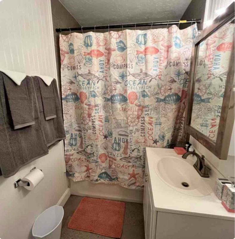 2605 E Grove St - Photo 3 of 8