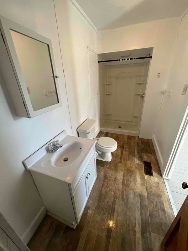 711 2nd St - Photo 2 of 7