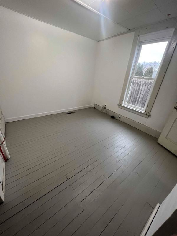 711 2nd St - Photo 7 of 7