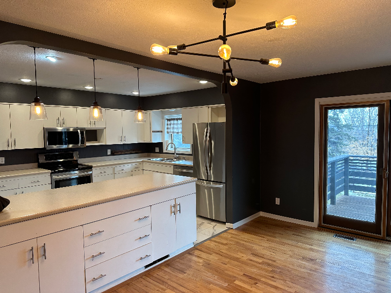 2400 S Sherman Ave - Photo 2 of 15