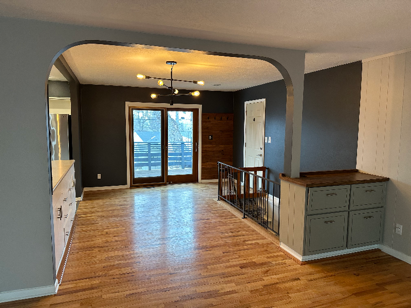 2400 S Sherman Ave - Photo 3 of 15