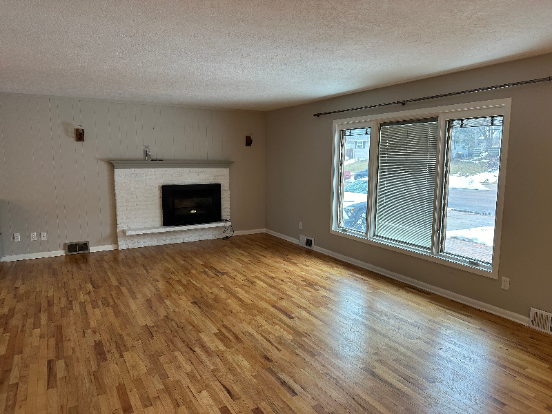 2400 S Sherman Ave - Photo 5 of 15