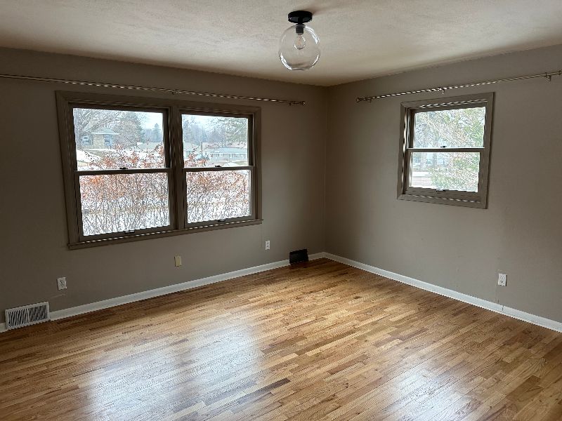 2400 S Sherman Ave - Photo 6 of 15