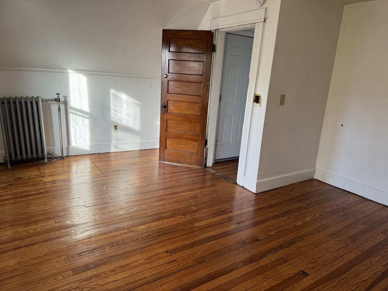 458 Ridgefield Ave - Photo 2 of 4