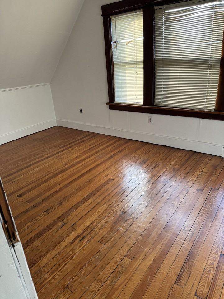 458 Ridgefield Ave - Photo 4 of 4