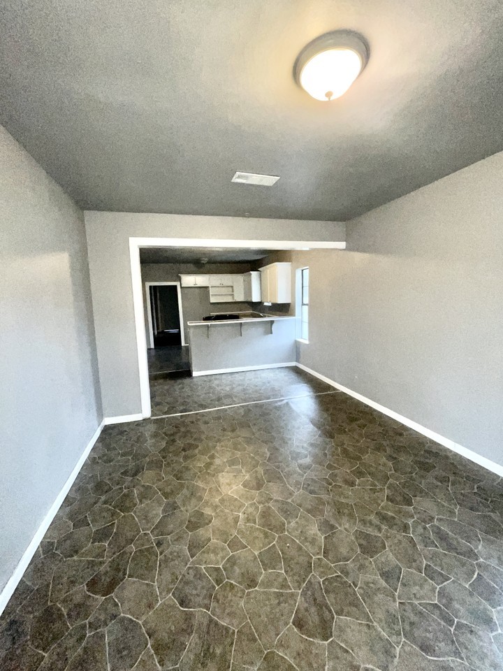 101 Broad St - Photo 2 of 13