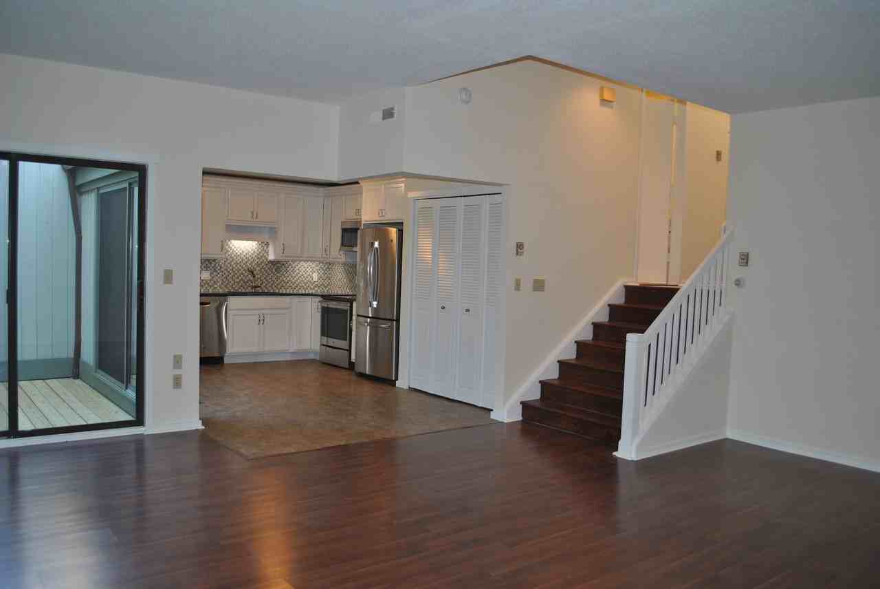 570 Heritage HLS #E - Photo 3 of 14