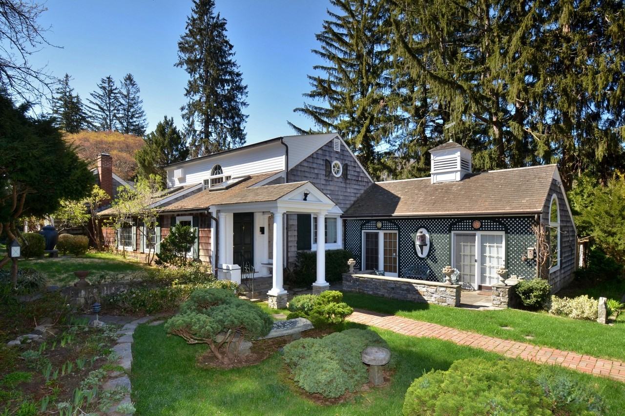 4 Crosstrees Hill Rd - Photo 2 of 37