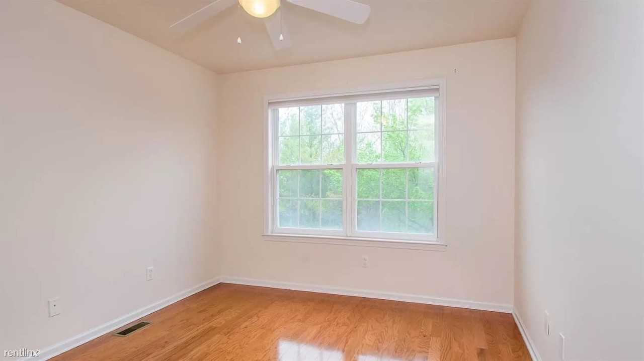 2906 Barclay Way #1 - Photo 7 of 17